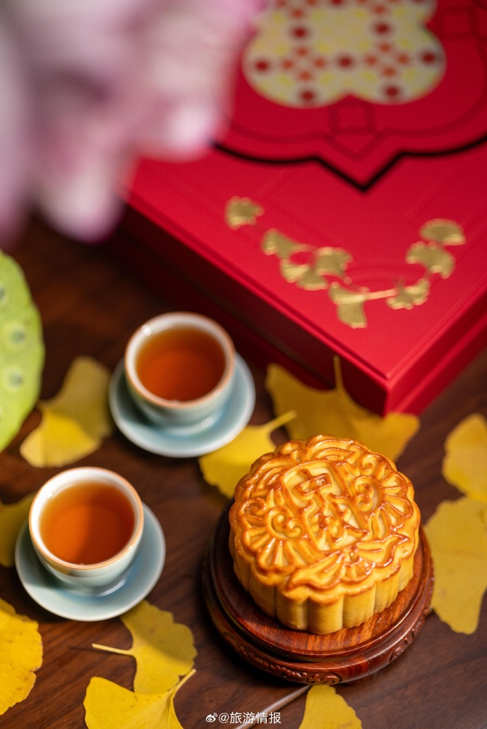 PatriceNinke's tweet photo. [A warm Mid-Autumn wish for you: may your mooncakes be sweet, your loved ones near, and every moment glow! ]， https://t.co/e1bLUdmX8N