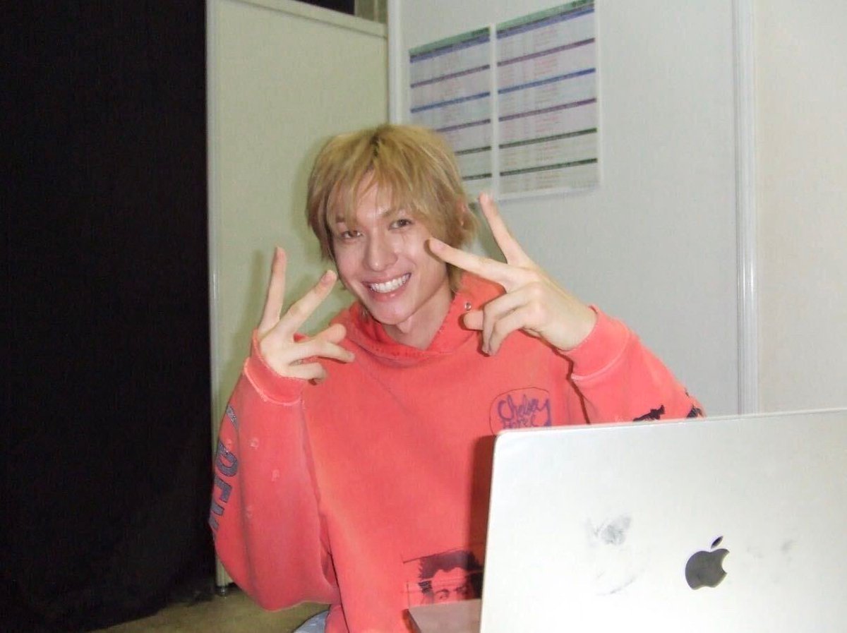 martinmetricsvn's tweet photo. Hello MARTIN, this is COER!
It’s already the first anniversary of CORTIS🔥🔥
Time really feels so fast😂

From the day we first performed at M Countdown, to the release party, the NBA, our first award shows, and even now as we’re touring, there have been many moments we laughed with the core members, and I still vividly remember the first time someone sang along to our song

I did so much over the course of a year, and I think it was even better because the core was with me through every single moment.
There are still so many things I want to show you and so many things I want to try, so let’s keep having fun together from now on too

Thank you for celebrating CORTIS’s first anniversary
Our Cores, congrats on your 1st anniversary too ❤️🥳

Since it’s a special day, let’s spend it happily sharing love with those around us and eating lots of delicious food😚 I’ll do even better from now on
Love you, COER 🙂

MARTIN EDWARDS — a rare combination of brilliant talent, beautiful character, natural leadership, and breathtaking visuals. Truly our PRODUCER PRODIGY and BELOVED LEADER.

MARTIN ENTERED A NEW ERA
#MARTINNextGenLeader  #코르티스코어_일주년을_축하해  #MARTIN #마틴