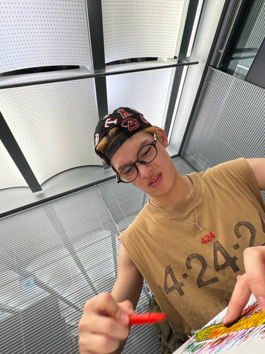 ofjvn_'s tweet photo. To JAMGENIUS, may happiness follow you both in your shining spotlight moments and quiet daily life. May your IDEA BANK always be filled with beautiful ideas.

JAMES TURNS A YEAR TIMELESS

#365DaysWithJAMES
#코르티스코어_일주년을_축하해
#JAMES #제임스 https://t.co/8ZuXJcEdVw