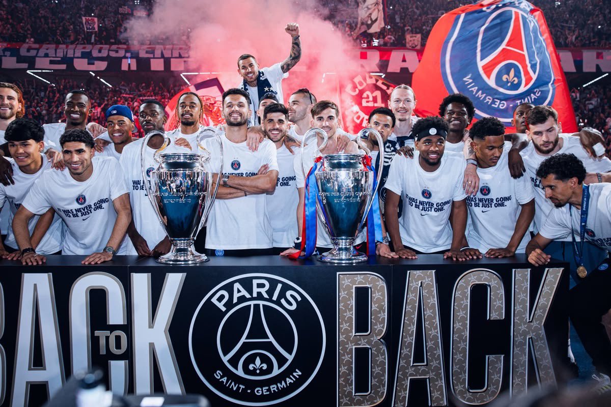 Paris9ien4's tweet photo. Je vois beaucoup de Parisiens s'attarder sur cette défaite, ça fait du bien de perdre ! Et ne nous attardons pas sur les Lensois ou les autres supporters d'autres clubs, on est double champion d'Europe en titre, ce que leur club n'a jamais fait et ne fera jamais. La saison ne fait que commencer et c'est dans la défaite qu'on apprend ! Aller Paris ❤️💙 
⭐️⭐️
#PSG #RCL