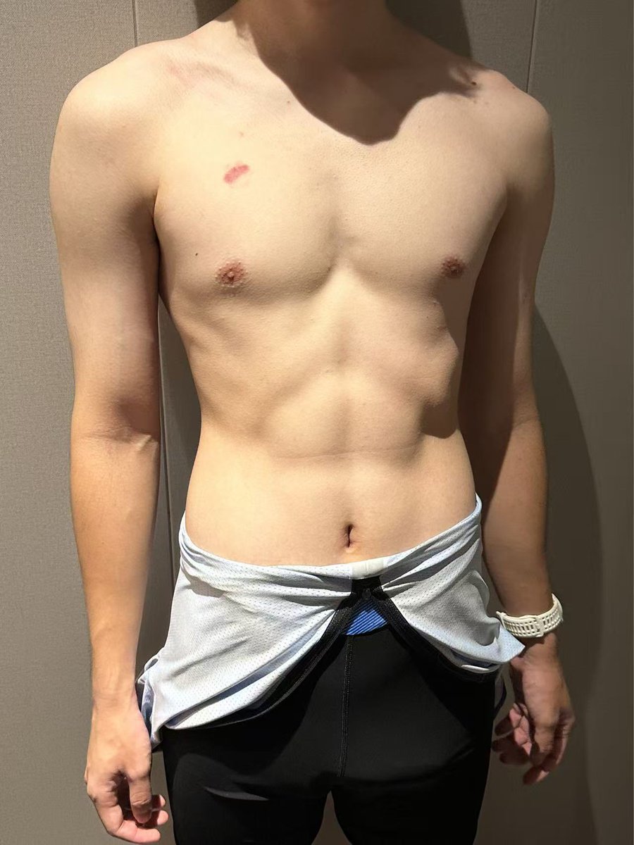 denghh1213's tweet photo. 喜欢白皮还是喜欢黑皮😋
🍆：@Paipai_31415926 
🍑；@abaaba86183 https://t.co/yVOFsSOO1R