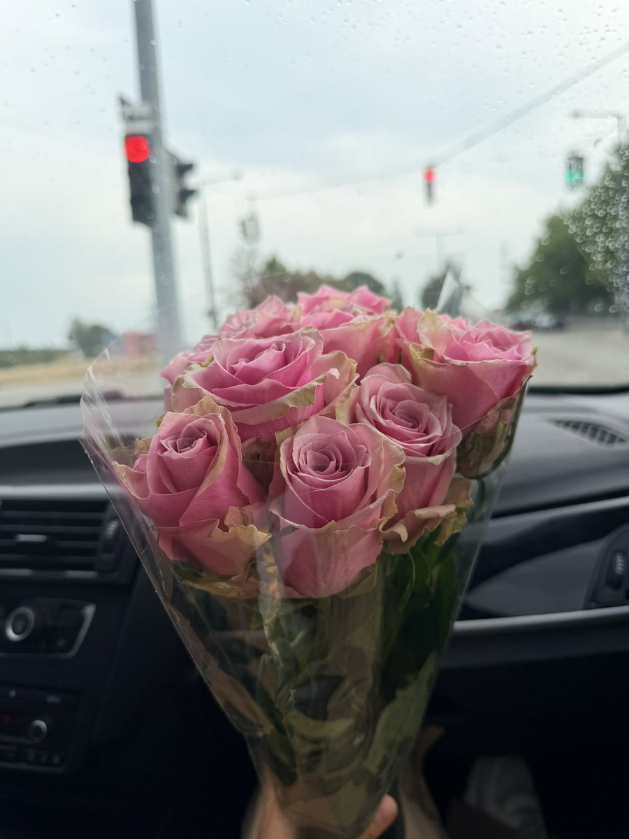 elifffcftc's tweet photo. Feierabend🌸😘#wien https://t.co/MhPmpBpuJ4