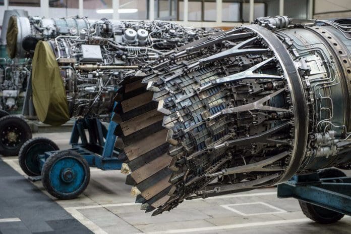 Snabanik90's tweet photo. 🇷🇺✈️: #Aviation - #Engines.

-NPO Saturn AL-51F1 "Izdeliye-30":

Es un motor turbofan diseñado para los cazas furtivos rusos, Sukhoi Su-57M y potencialmente, Sukhoi Su-75.

Brinda 18.000 kgf de empuje en postcombustión y 11.000 kgf en seco.

Podría incorporar una tobera plana 3D. https://t.co/bzLwJDxKN3