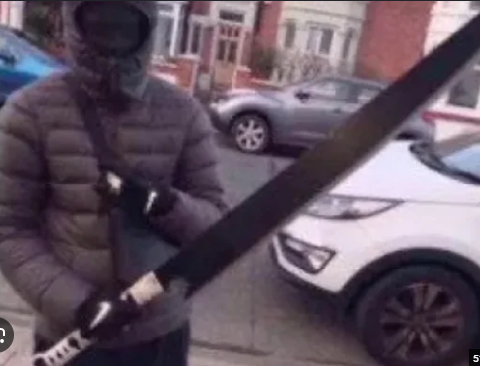 femov2's tweet photo. @ZinxbrEU fuck,fighht me in london my boooyy fuck you my ngga gang gang im running you shit https://t.co/MuAznJroRM