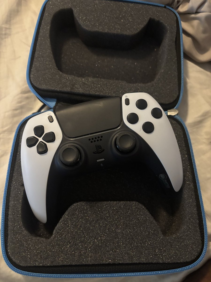 BloverNj's tweet photo. Shoutout to the best in the game @BattleBeaver  Best controllers in the industry! ￼MariusBoard + BattleBeaver = ￼￼❤️ https://t.co/xlDvw4Uf5D