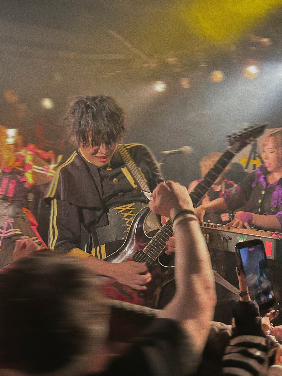 Hayashihirooo's tweet photo. 魔法少年しか撮れなかった

#すごいバンド名にしたかった https://t.co/acueJRSKAe