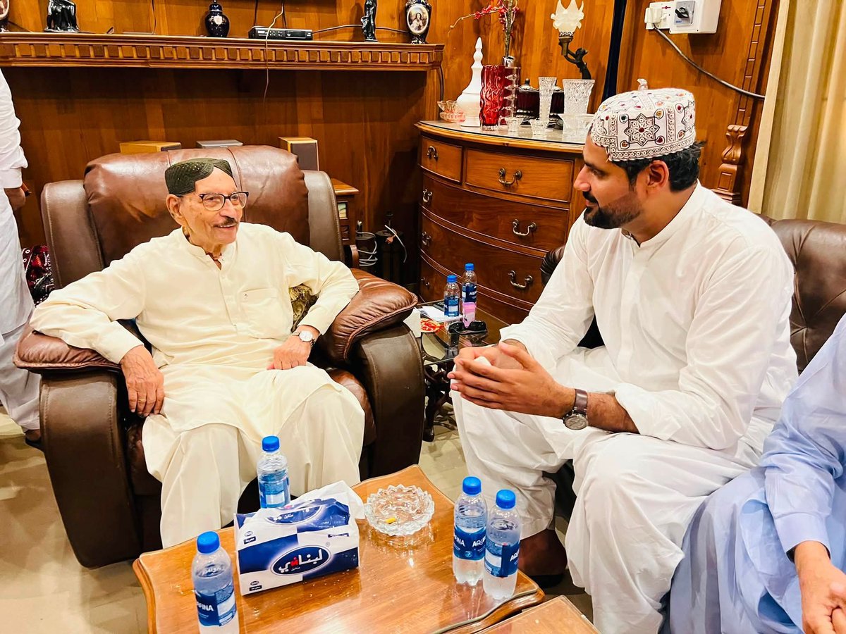 sadaruddinph's tweet photo. سابق وزیراعلیٰ سندھ سید قائم علی شاہ جیلانی کی بیرسٹر اسفند یار کھرل کو PS-30 گمبٹ کے ضمنی انتخاب میں شاندار کامیابی پر مبارکباد۔
پیپلز پارٹی اور گمبٹ کی عوام کے لیے فخر کا لمحہ! 🇱🇾
@BBhuttoZardari @ShahNafisa
#PS30 #Gambat #PPP https://t.co/2cM6CMHJ83