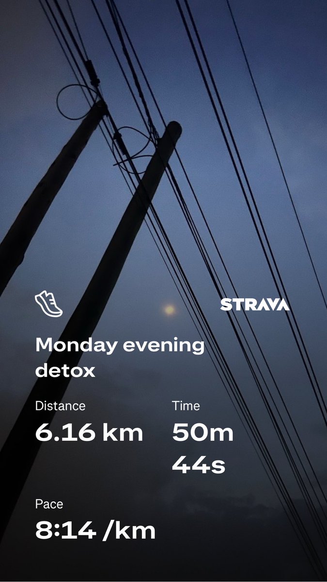 deejaybugy's tweet photo. 🏃Fought through Monday with a good 6k. 

Preps for Tusker Lite Kasese marathon for this weekend are in high gear clearly. 

#BugyRunClub #BUGYPR https://t.co/vRvPQfh8J7