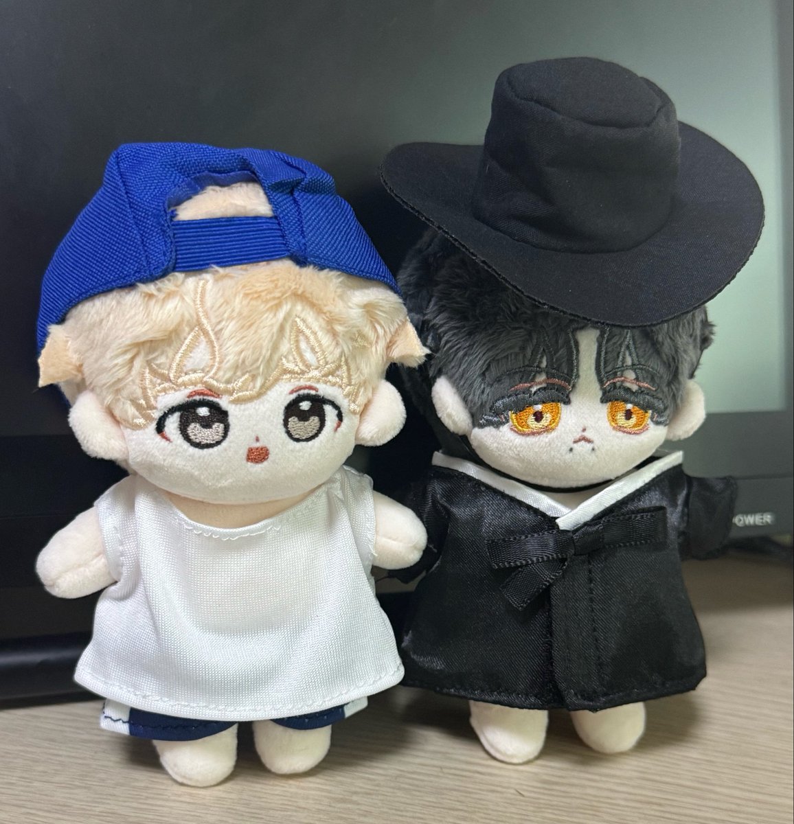 Young555_'s tweet photo. 근황:
자캐커플인형을만들었다는소식인데요 https://t.co/eyJiW30pT3