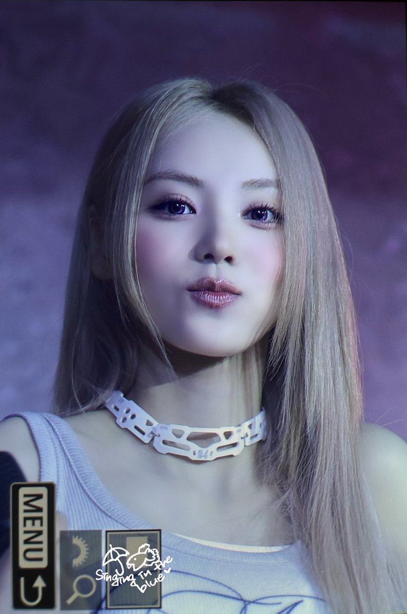sing_intheblue's tweet photo. 260817 BLUE BLOOD NIGHT

#진솔 #JinSoul https://t.co/aAp8iVylOM