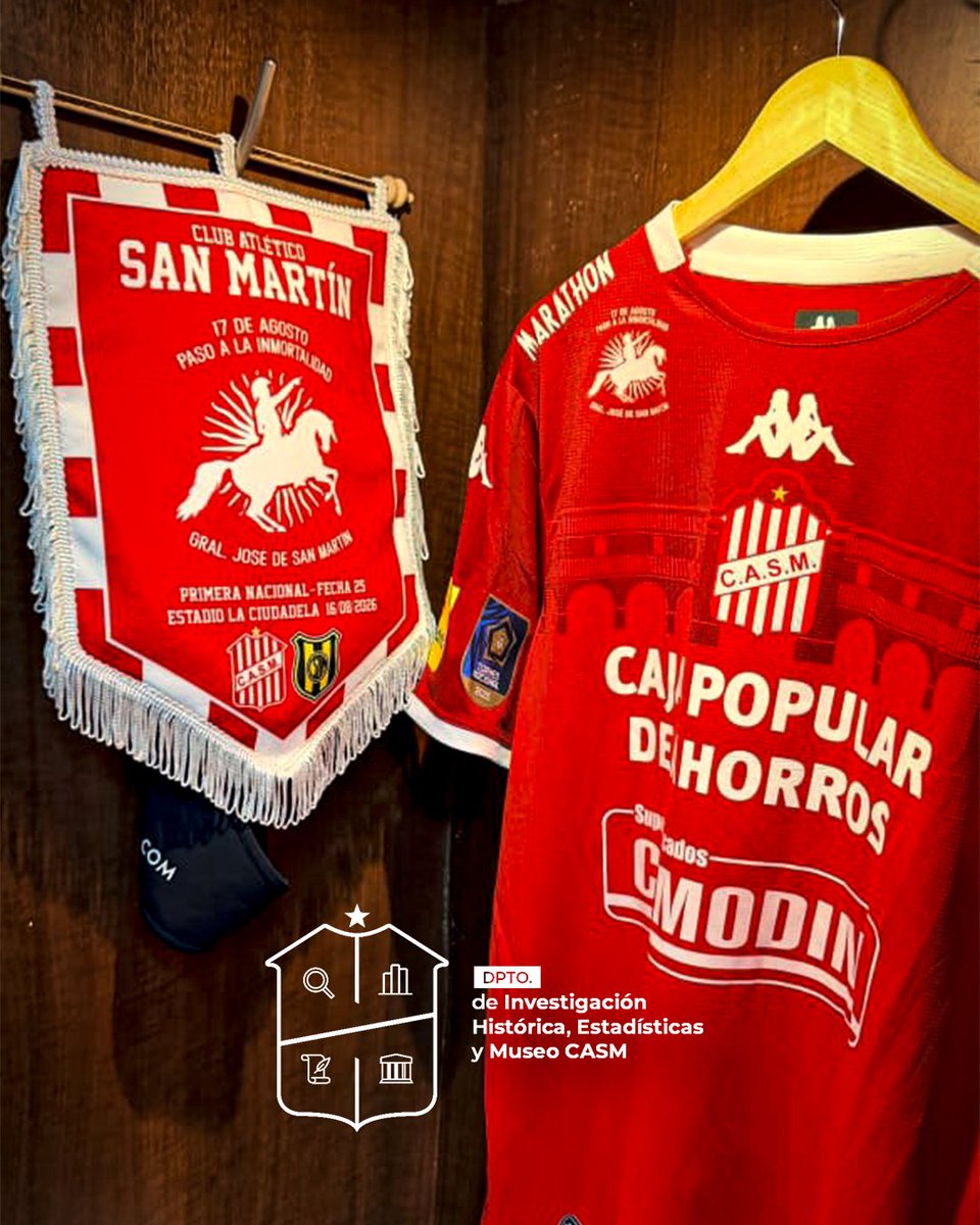 DIHEMCASM's tweet photo. 17DeAgosto | #PasoALaInmortalidad

El @dihemcasm presentó el logotipo conmemorativo en el partido de ayer entre #SanMartínTuc 🇦🇹 vs Deportivo Madryn.

Honramos la memoria del Gral. José de San Martín en el día de su paso a la inmortalidad, llevando su legado a La Ciudadela. https://t.co/ixSX2tSLcT