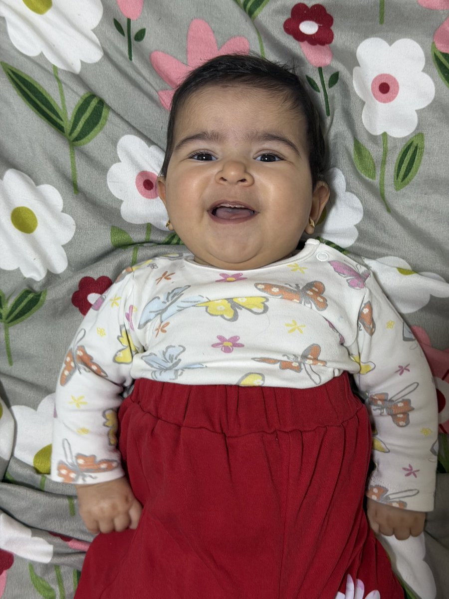 MuhammadSmiry's tweet photo. Karen says hi,

By the way, she is still waiting an organization to sponsor her treatment. https://t.co/tjpSGTvQLf