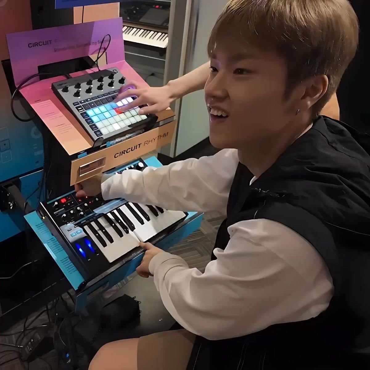 xdinary_person's tweet photo. 맹한 정수를 줄이면
맹수가 되는데
또 그렇게 맹수 같진 않아서
그냥 맹한 정수임 https://t.co/ymbX438qtR