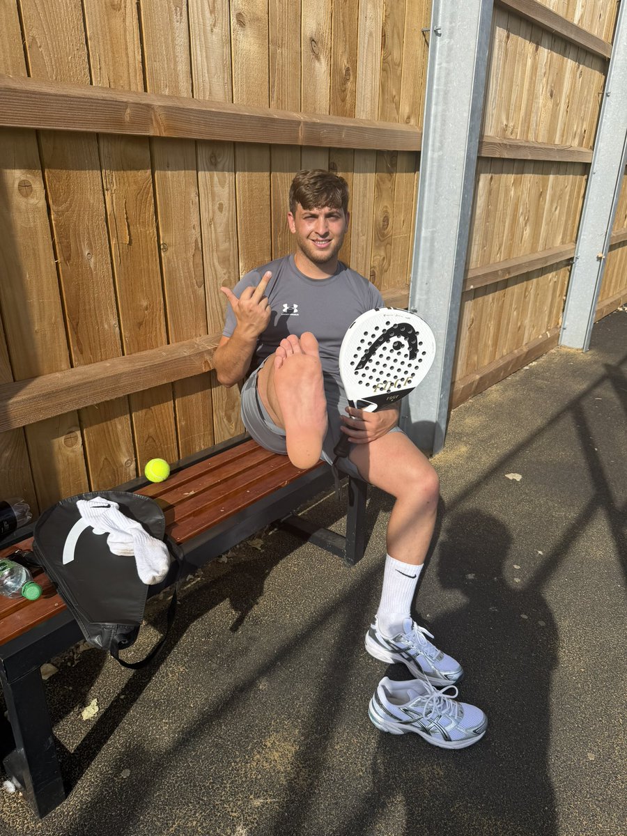 DiabloBoy_1's tweet photo. Paddle day worship this stinky Sole pathetic f*g🦶🏻🥵😈 https://t.co/BBatoxKRVU