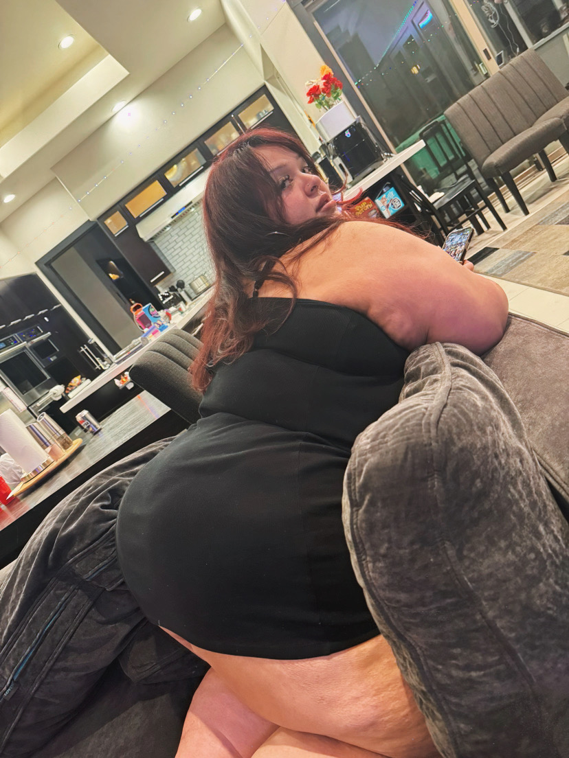 itsbigxcat's tweet photo. It's fat girl day today https://t.co/yzectTkBhJ