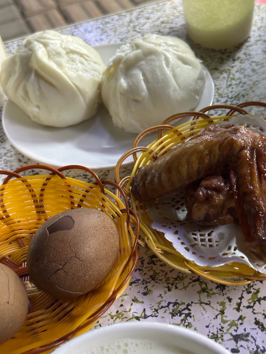 c_barile's tweet photo. [Late-night snack: a bowl of steaming hot soybean milk paired with crispy deep-fried dough sticks—warmth that chases away the tiredness of the day.]， https://t.co/ERSIHPDPZH