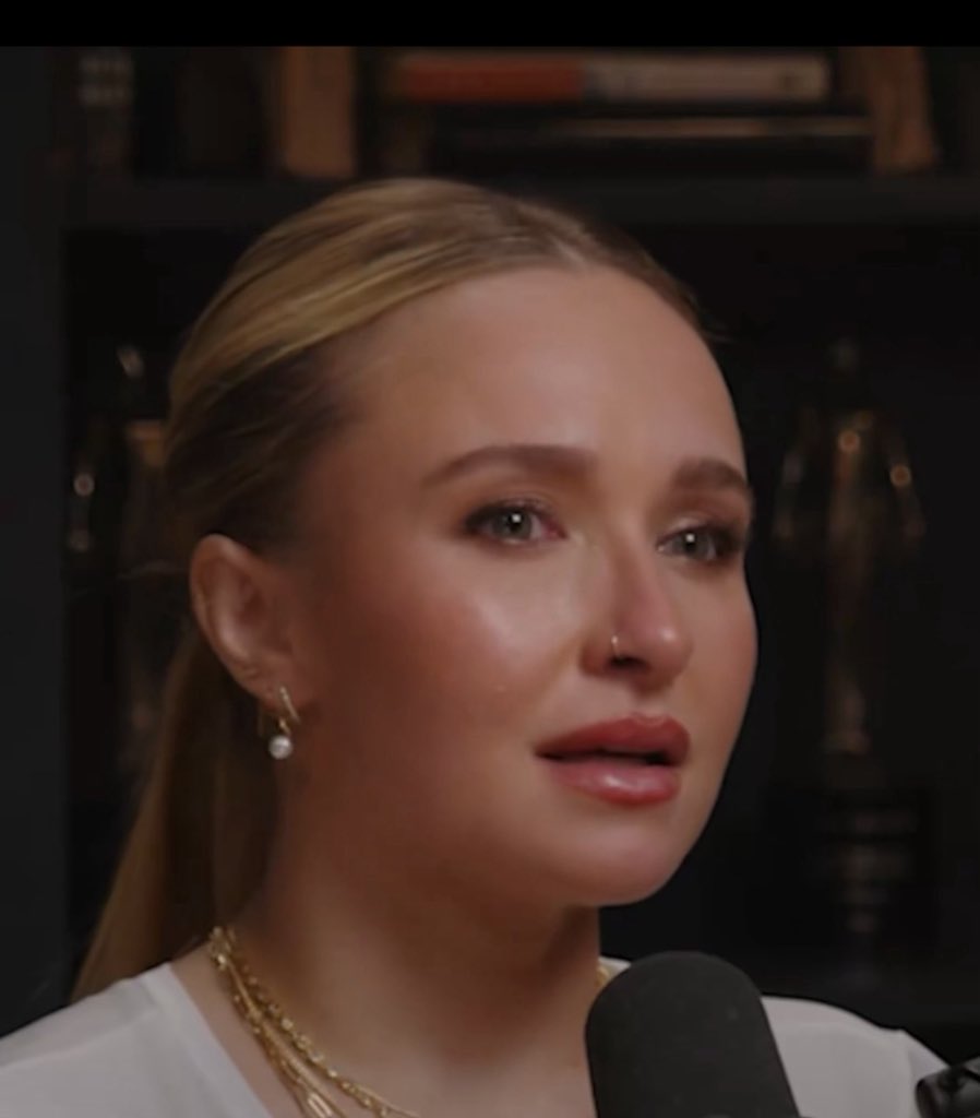 UTDbrims's tweet photo. 🚨Breaking: Meek Mill breaks his silence over the death of U.S. actress Hayden Panettiere, who reportedly died at just 36, three months after her bombshell exposure of the dark side of the Hollywood and music industry.

Two years ago, when the Diddy allegations were pushed into the spotlight, Meek Mill shared emotional comments about what he claimed to have experienced at the hands of the music industry and how young artists can be victimized in exchange for fame.

He recently spoke out, offering condolences to Hayden’s family and daughter while warning younger generations who are desperate for fame to be careful about who they turn to for help. He described the entertainment industry as dark and urged aspiring stars to protect themselves.

Hayden reportedly died in South Carolina. Reports indicate that she and her boyfriend, Brian Hickerson, had traveled from Los Angeles the day before. May her gentle soul rest in peace.

#RTXPowersPlay  #코르티스코어_일주년을_축하해  #User6283692 
AP Poll Pablo Torre.