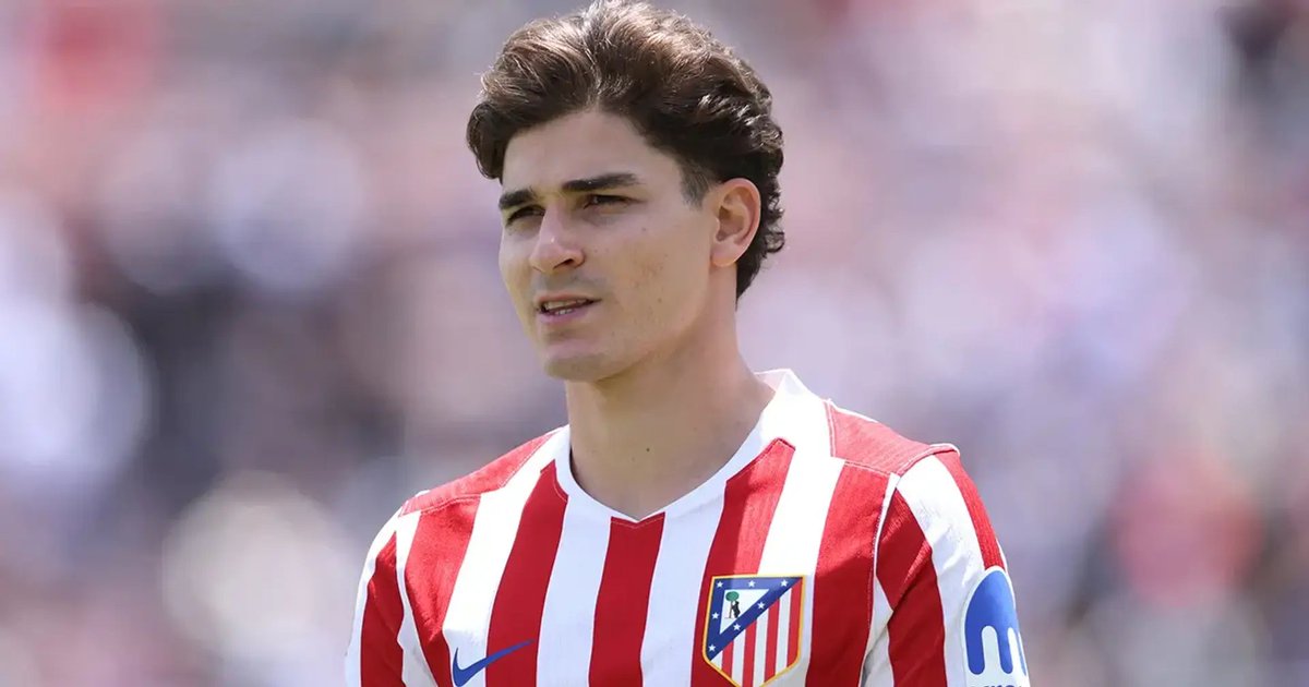 Trueblaugr88620's tweet photo. Actualización del caso Julian

El día de ayer @gerardromero afirmó de que Gil Marín cada vez se encuentra más solo en la decisión de retener al jugador y que se abrirían conversaciones entre la directiva sobre el tema

En caso sea cierto se puede abrir la posibilidad de su venta https://t.co/A4TM9M1FrN