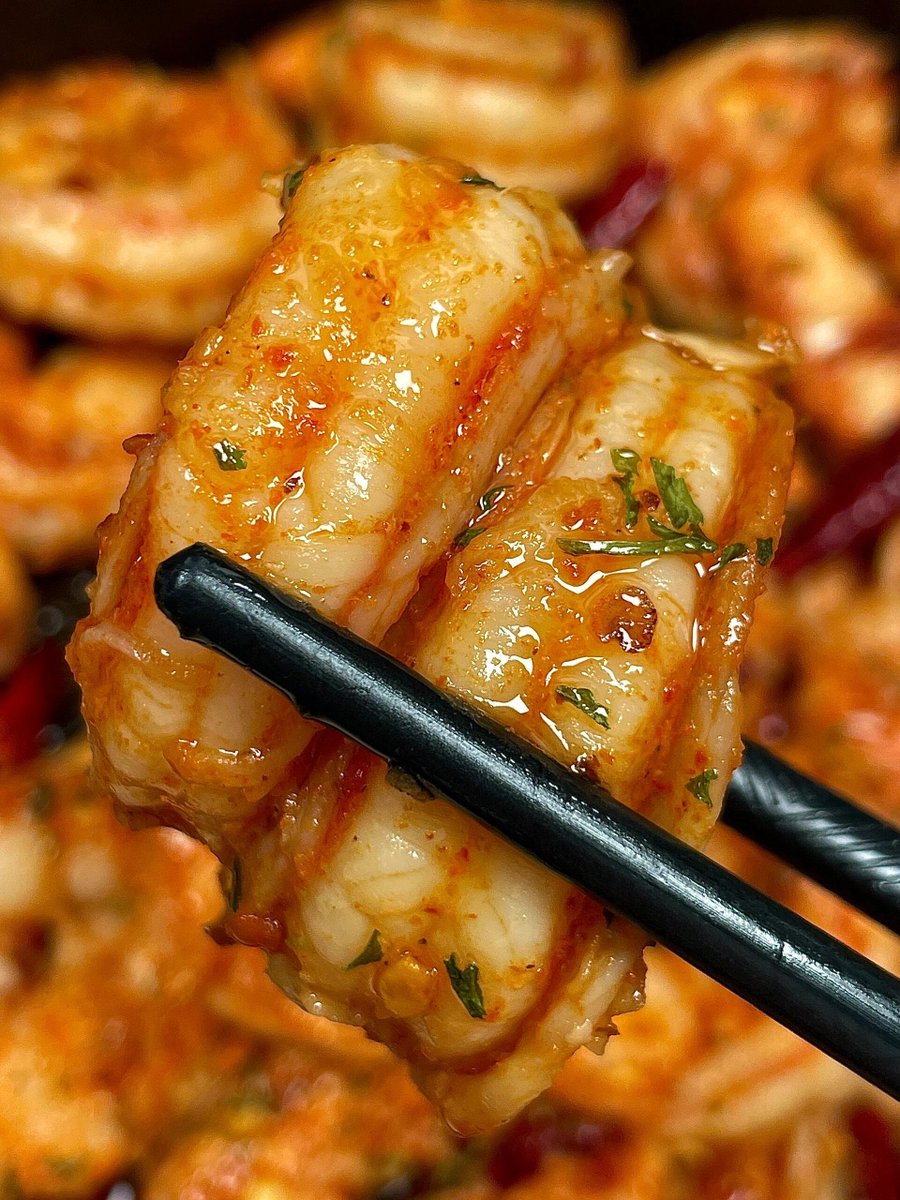 Jananderson53's tweet photo. Just made garlic butter shrimp with steamed rice tonight in 15 mins—simple, savory, and perfect for a lazy weeknight! ， https://t.co/1f7a9bchd8