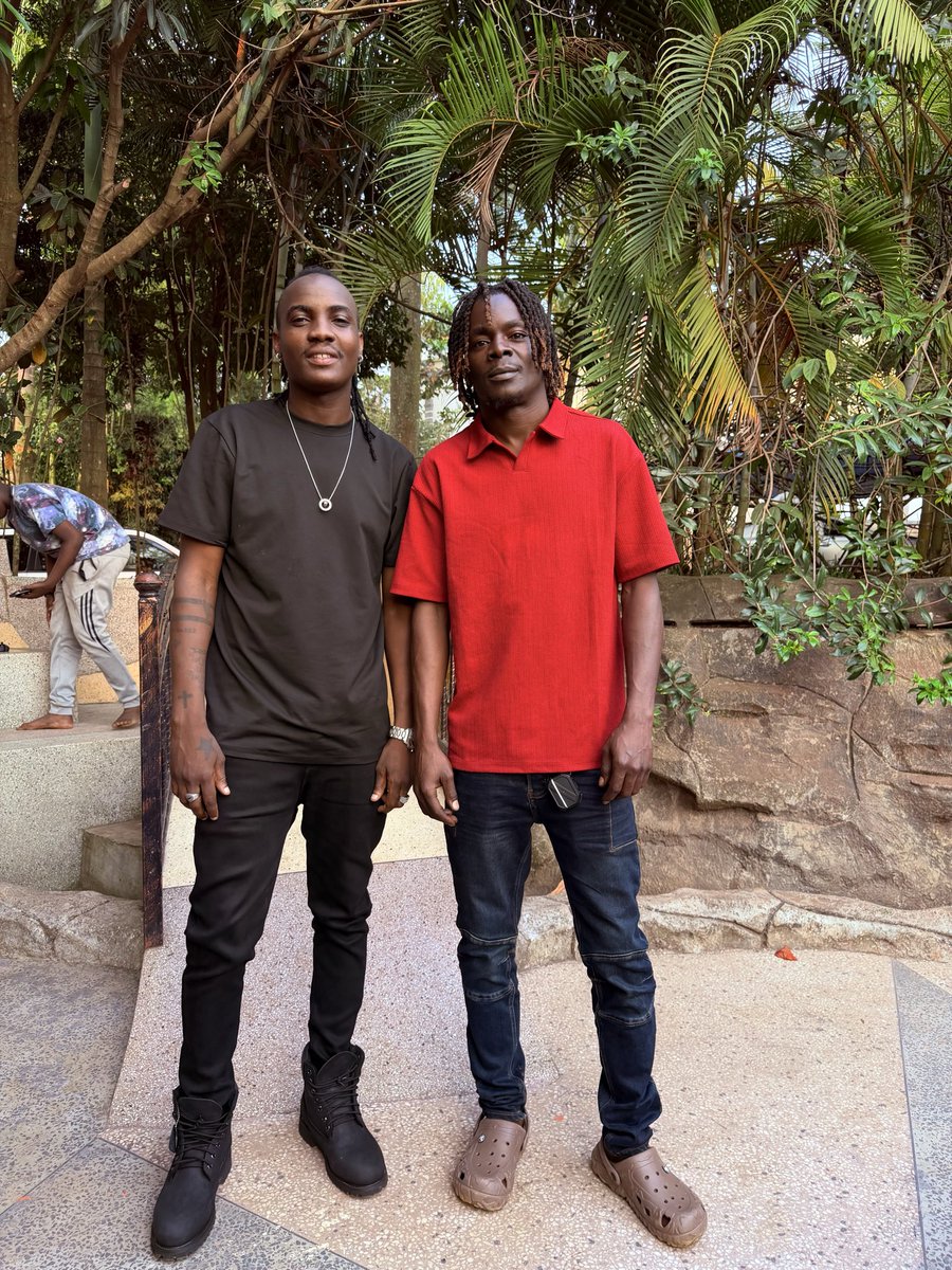 kimapple256's tweet photo. A day spent with the king🫡 https://t.co/pXwO6G0fnB