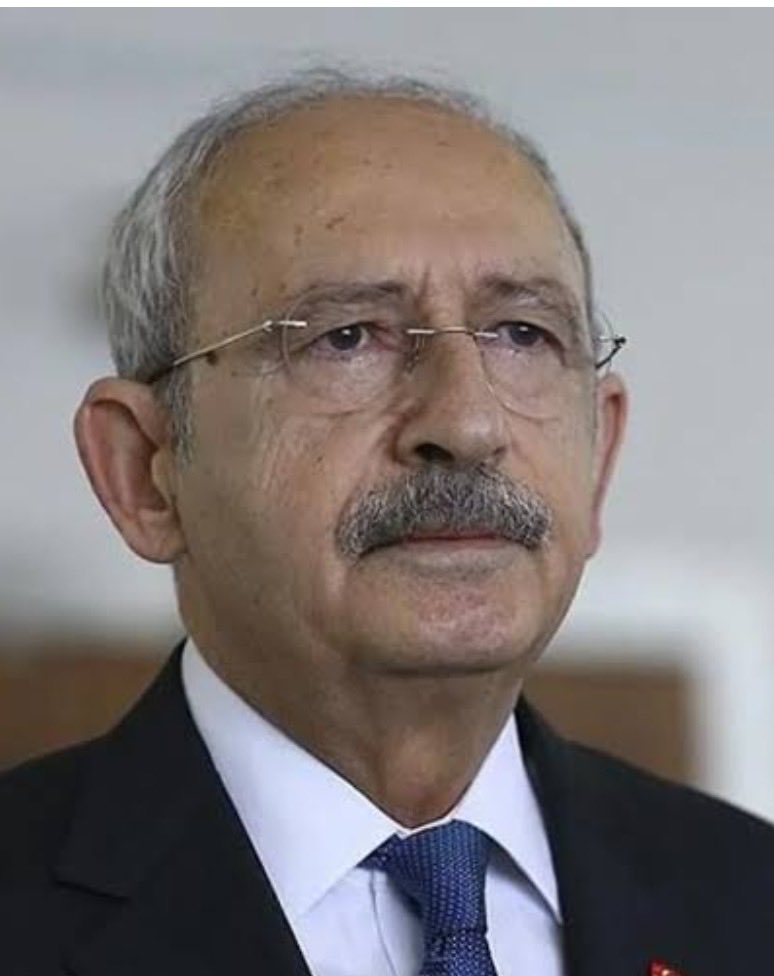 __DXB35ZUMRUT__'s tweet photo. Bizim oylarımızıla siyasal İslamcıları meclise soktuğu yetmezmiş gibi, şimdi
de bizim oylarımızla kazanılan  belediyeleri saraya peşkeş çekiyor.
Siyaset sahnesinin en rezil karakteri https://t.co/YN3fDRMeCi
