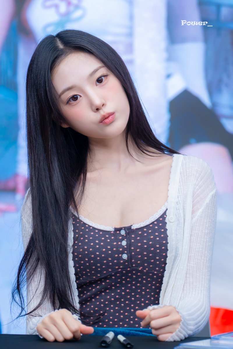 Power_IU's tweet photo. 260815
팬싸인회
트리플에스 지연
#트리플에스 #tripleS #지연 #JIYEON https://t.co/KsEcqXDpar