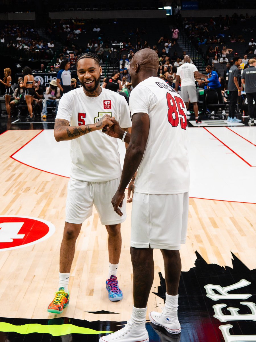 wavecheckers's tweet photo. Key Glock at the Big 3 Celebrity Game ⛹🏽‍♂️ https://t.co/uW8BKamOXe