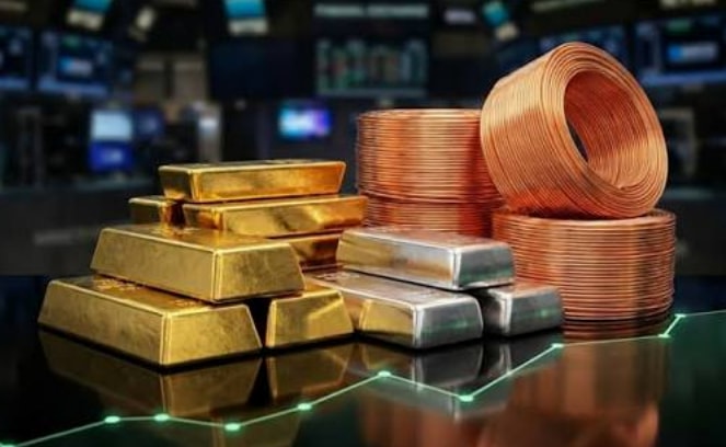liandernha's tweet photo. US Commerce recommends phased copper tariffs through 2028

On Aug 14, reports said Commerce recommended a 15% tariff on refined copper from Jan 1, 2027, rising to 30% on Jan 1, 2028, with the White House decision still pending. The US already levies 50% on semi-finished copper products. Import hoarding ahead of that decision is one named driver of the current LME squeeze, draining non-US exchange stocks. A copper policy catalyst in Washington puts more attention on North American copper supply. NRED is a Canadian copper-gold explorer with ground in a US-friendly jurisdiction: Wilmac, about 16,078 hectares in BC's Quesnel porphyry belt, roughly 10 km west of Copper Mountain. Policy tailwinds support sector sentiment but do not equal company milestones; drilling remains the key validation step
