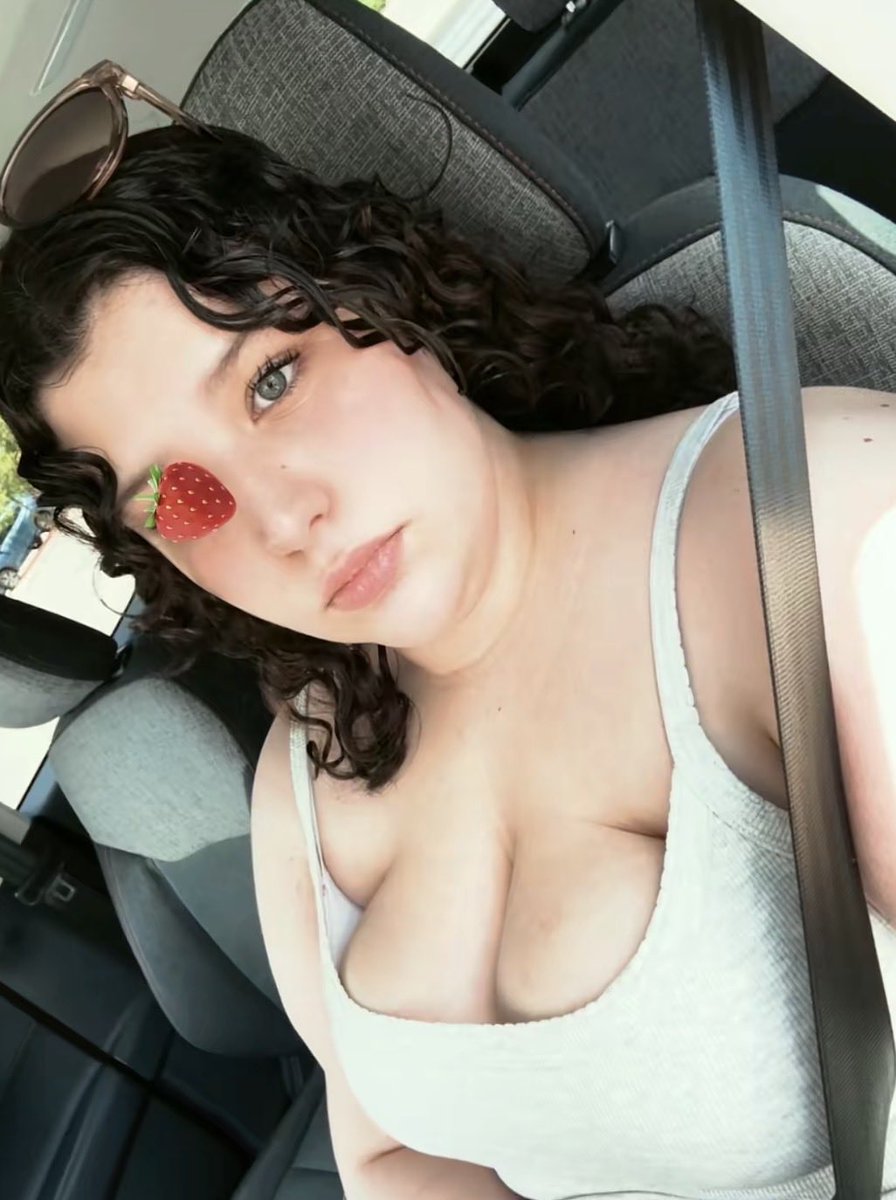 boplover7dit's tweet photo. Big Titty Teen 😵‍💫😵‍💫 https://t.co/jJTuWCoFur