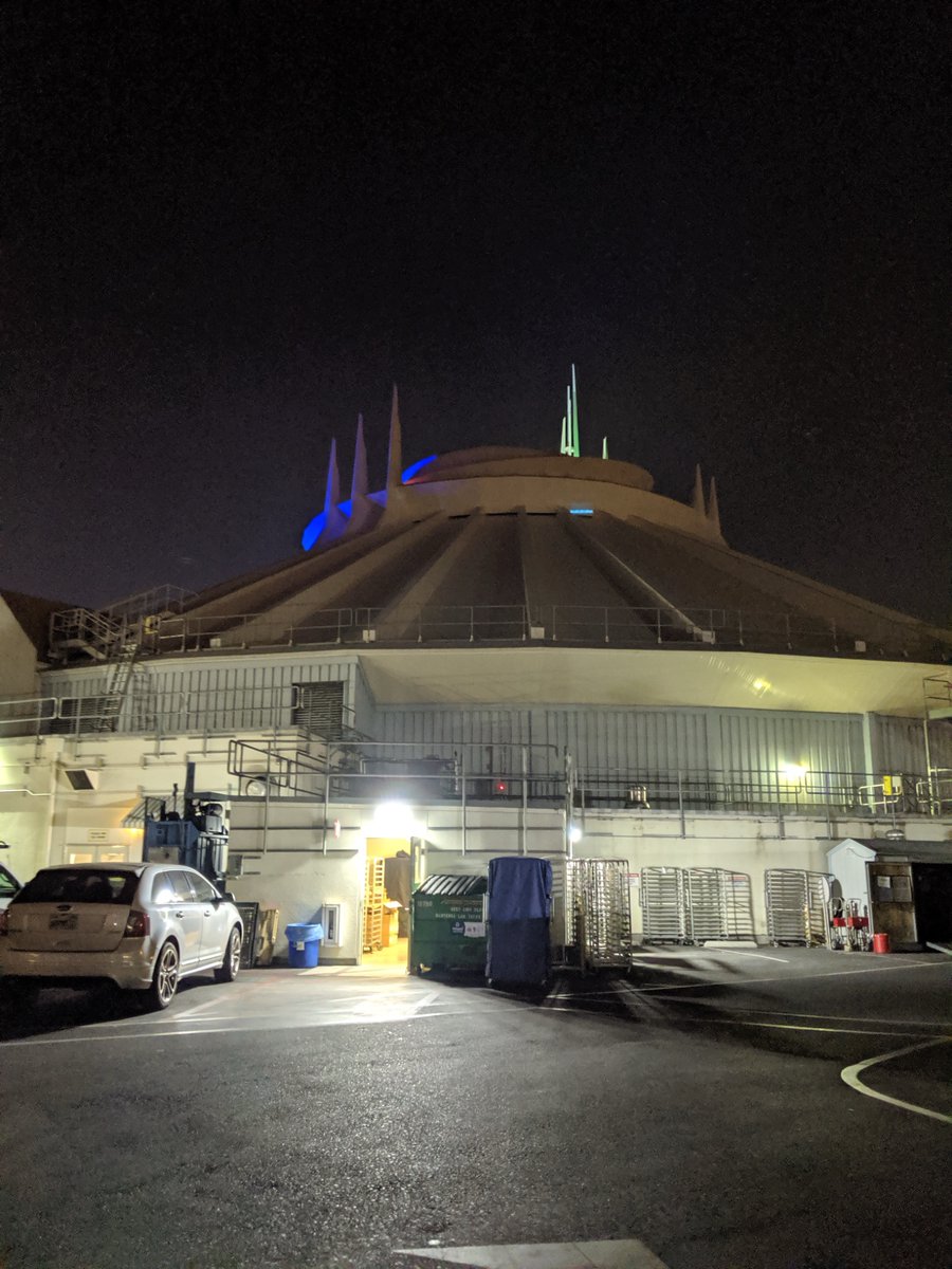 Tramminverse's tweet photo. Is the new Tomorrowland art AI?
The rings are off, the spire overlaps, the monorail has wonky windows, the slopes aren’t continuous. Doesn’t match from either angle. https://t.co/T33IjOHNpB