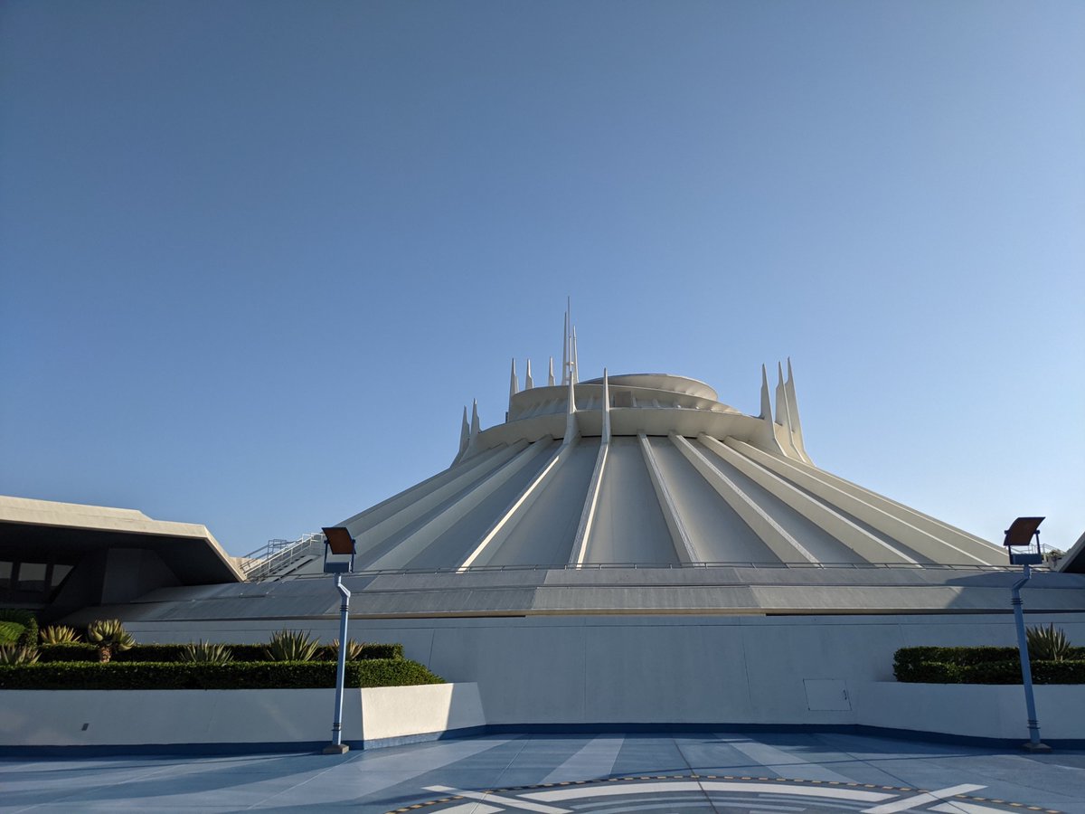 Tramminverse's tweet photo. Is the new Tomorrowland art AI?
The rings are off, the spire overlaps, the monorail has wonky windows, the slopes aren’t continuous. Doesn’t match from either angle. https://t.co/T33IjOHNpB