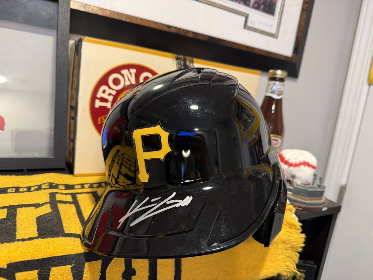 KabolyAndMack's tweet photo. Just 54 Subscribers away from hitting the 4,500 mark and giving away this autographed Konnor Griffin helmet from @1stGoalSports 
@MarkKaboly @THEChrisMack 
➡️https://t.co/apBVQ2BJ5p https://t.co/ECmSQi5OtJ