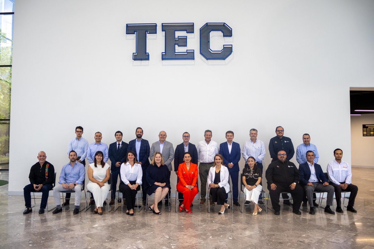 TECcampusLAG's tweet photo. Recibimos en el Tec a representantes de FOMEC y de San Antonio, Texas, para compartir nuestro modelo educativo y conversar con diferentes instituciones educativas.

Un espacio para intercambiar experiencias y explorar nuevas oportunidades de colaboración. 🤝💙 https://t.co/GeaLzYZyvv