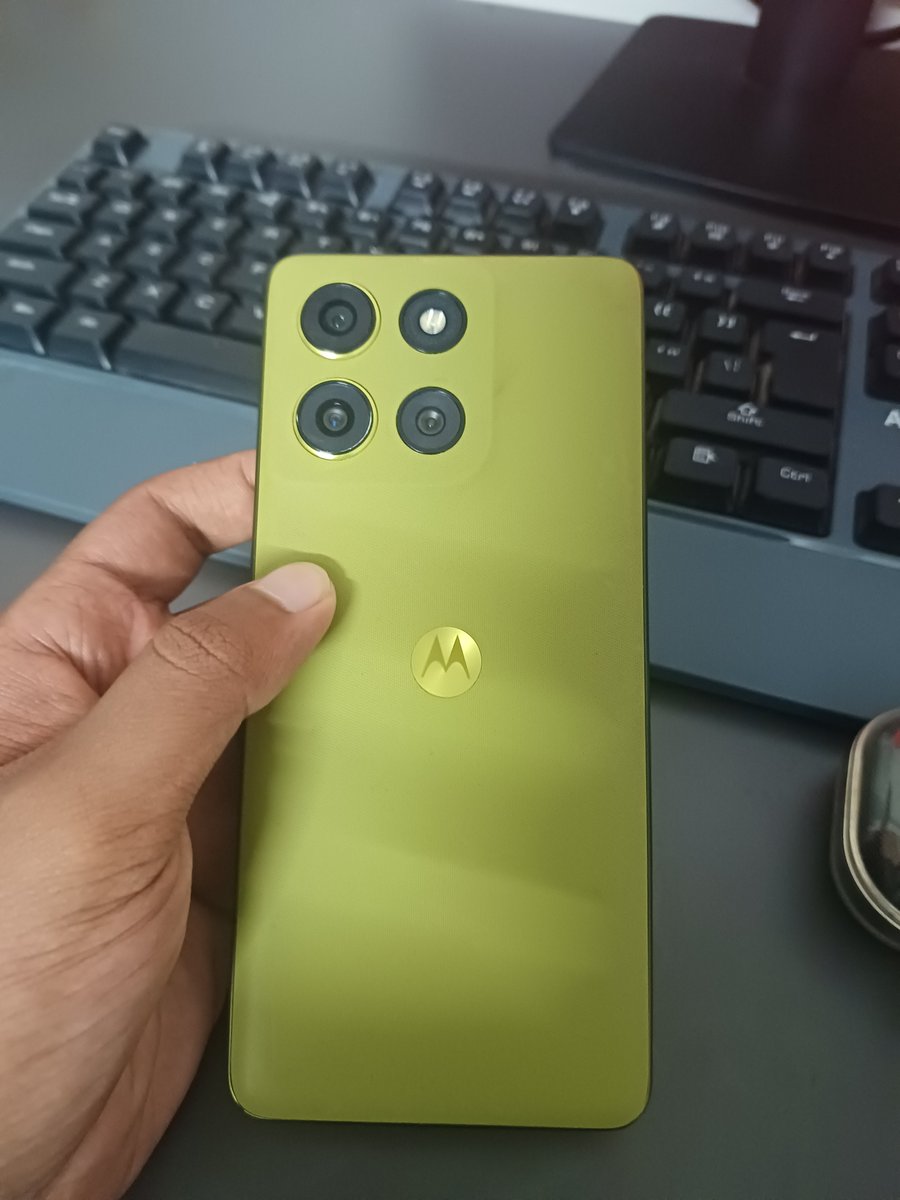 CARKAMIST's tweet photo. My Moto G86 Power stopped working after just 2 months. The service centre says it has a motherboard issue and wants ₹15,000 for repair. They’re also denying my warranty claim because of a small dent. I’ve uploaded the photos. @motorolaindia @Moto_Support https://t.co/OPkSoU6FT6