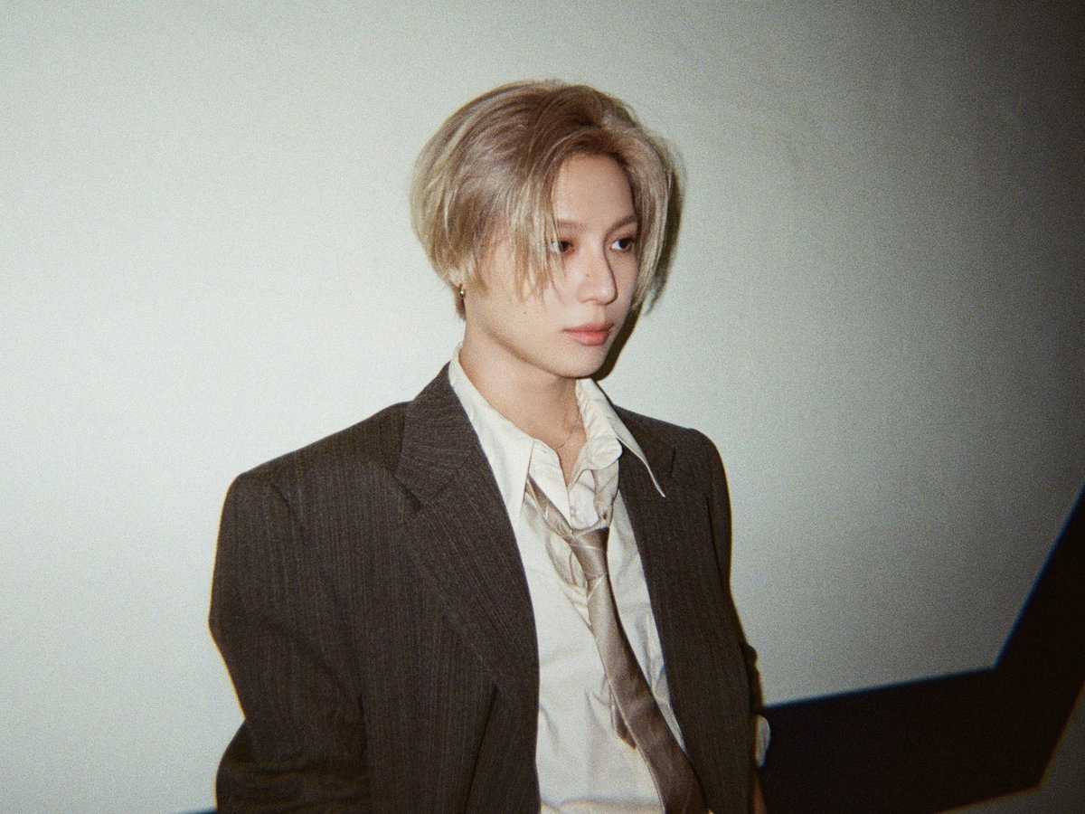 WORLDMUSICAWARD's tweet photo. #Taemin shares the tracklist to his highly anticipated 4th studio album, 'PHASE 1 : SOFT Violence', out August 31 at 6 PM KST! 💪🕺🎶🆕💿💥3⃣1⃣🕕🔥👑🤍

💿Pre-save: https://t.co/hu2riAe4wT

#PHASE1_SoftViolence 

@Taemin_Xoalsox_ 
@SHINee https://t.co/k6TZCpB08B
