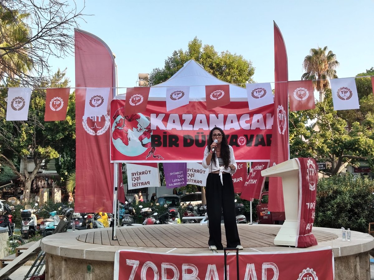 tipantalya's tweet photo. Aydınlığa Giden Bir Yol Var!

Parti sözcümüz, İstanbul Milletvekilimiz Sera Kadıgil’in katılımıyla Kaş’ta buluştuk.

Kök salan ağaca, uçan kuşa, haklarımıza ve hayatlarımıza düşman Saray’ın rejimini yıkmak için bu yolu birlikte yürüyelim! https://t.co/mQm69FCxLq