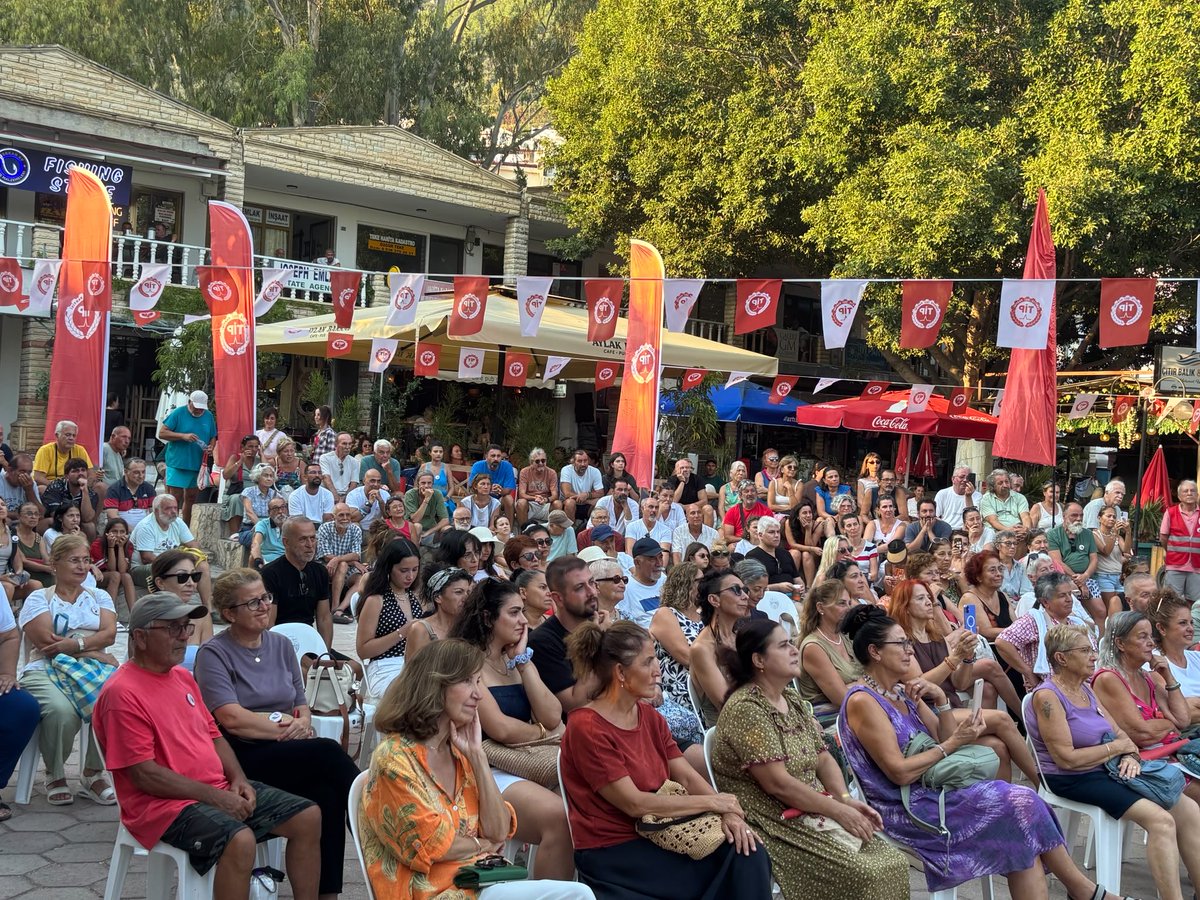 tipantalya's tweet photo. Aydınlığa Giden Bir Yol Var!

Parti sözcümüz, İstanbul Milletvekilimiz Sera Kadıgil’in katılımıyla Kaş’ta buluştuk.

Kök salan ağaca, uçan kuşa, haklarımıza ve hayatlarımıza düşman Saray’ın rejimini yıkmak için bu yolu birlikte yürüyelim! https://t.co/mQm69FCxLq