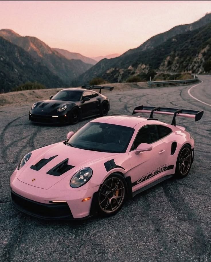 happyfinally26's tweet photo. Sunset peaks and a GT3 RS that doesn’t care about your definition of subtle. 🏔️🔥 https://t.co/u8j4dZjPbl
