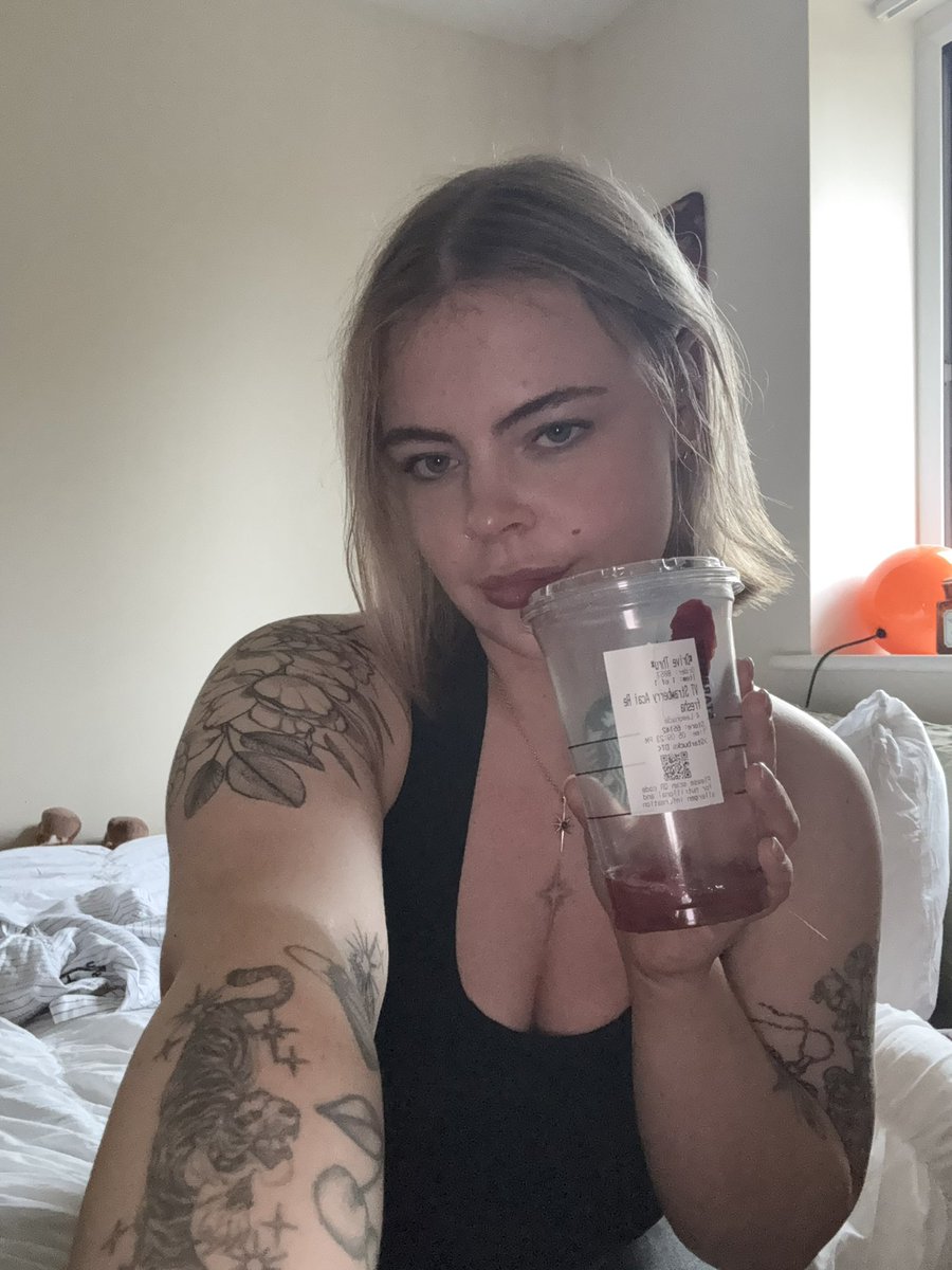 olivegrac3's tweet photo. Loser couldn’t wait to buy me a drink alllllllll day - it’s the little sends sometimes 🖤

#paypig #coffeecow #findom #ukfindom #cashcow #goddess #worship https://t.co/hcIQSXy2OP