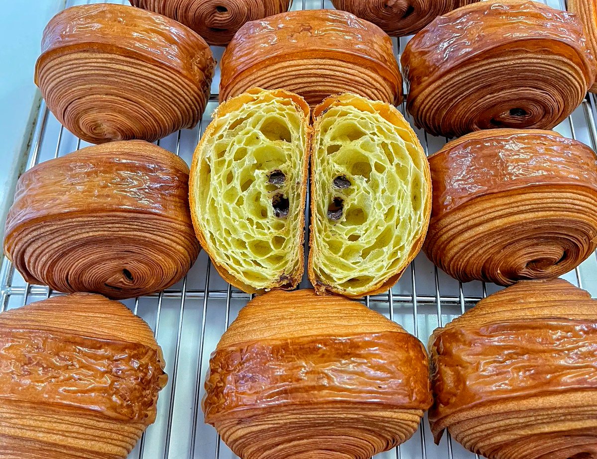 AminorWeakness's tweet photo. Just had the most buttery, flaky croissant at that new patisserie on 5th St—warm, oozing with chocolate inside, and worth every second of the 20-minute wait. 10/10 would come back tomorrow (and I will). https://t.co/aC2M4WumJi