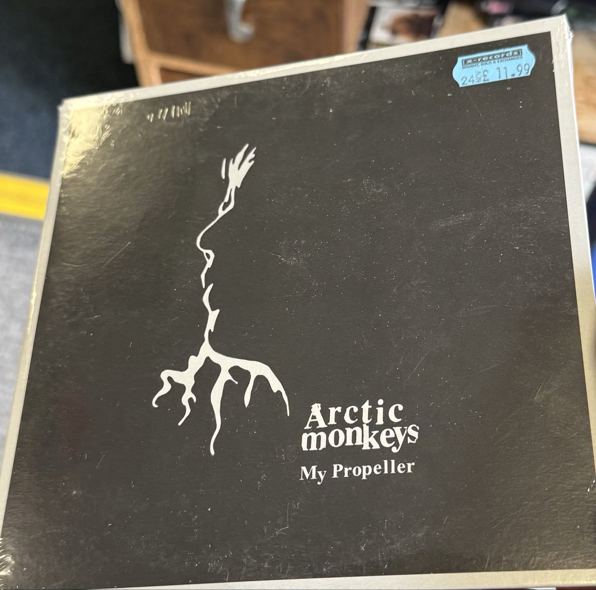 dearmilex's tweet photo. Monumental trip to a record store today https://t.co/BeXO8uJIph