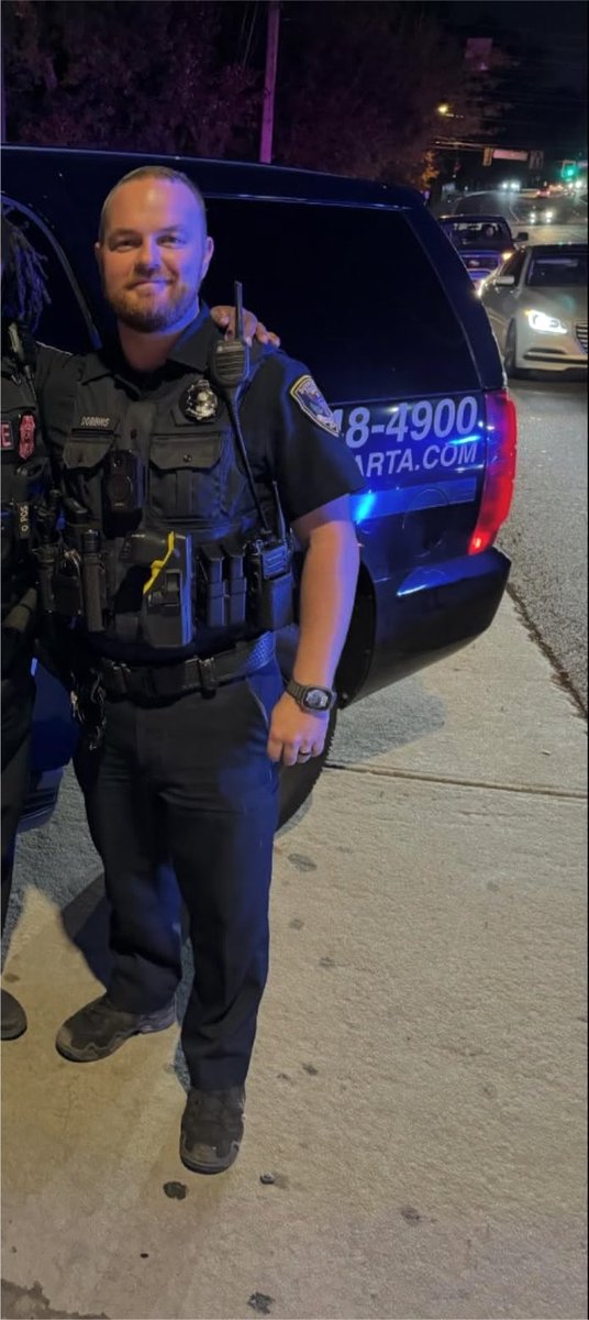 copandvets1776's tweet photo. Bubbly cop ass found on insta.  Wow his ass is perfection.  Bet it’s nice and sweaty on the course https://t.co/UbGMJoe0hv