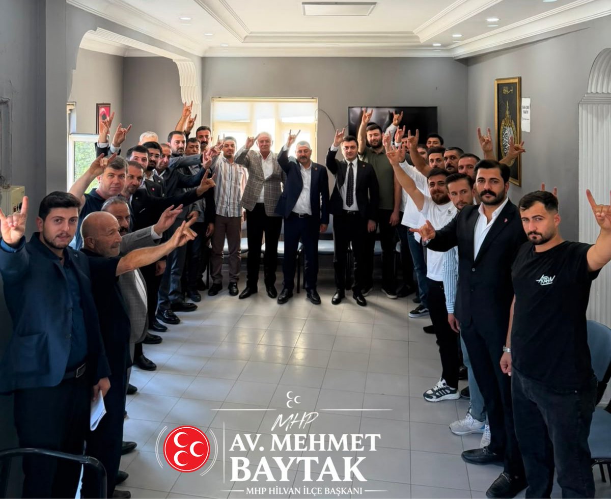 Hilvan_MHP's tweet photo. İlçe Başkanımız Av. Mehmet Baytak ve Yönetim Kurulu Üyelerimiz, İl Başkanımız Sayın Ecz. Osman Mutlu’yu ziyaret ettik.

Teşkilat çalışmalarımız, ilçemiz ve Şanlıurfa’mız üzerine istişarelerde bulunduğumuz verimli bir görüşme gerçekleştirdik. https://t.co/TcYY6kwyHg
