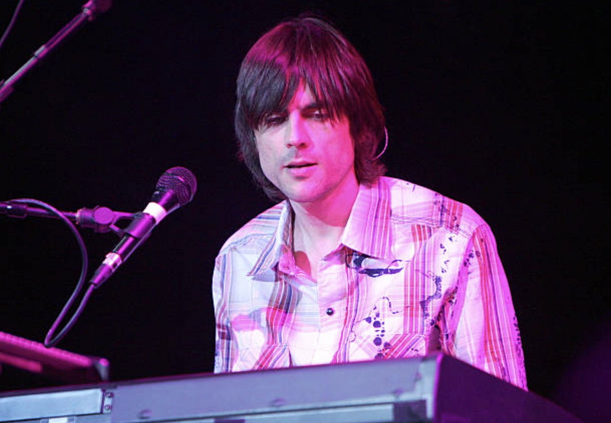 dailybrianbell's tweet photo. september 17, 2005 <3 https://t.co/Ktw8JYKxkc
