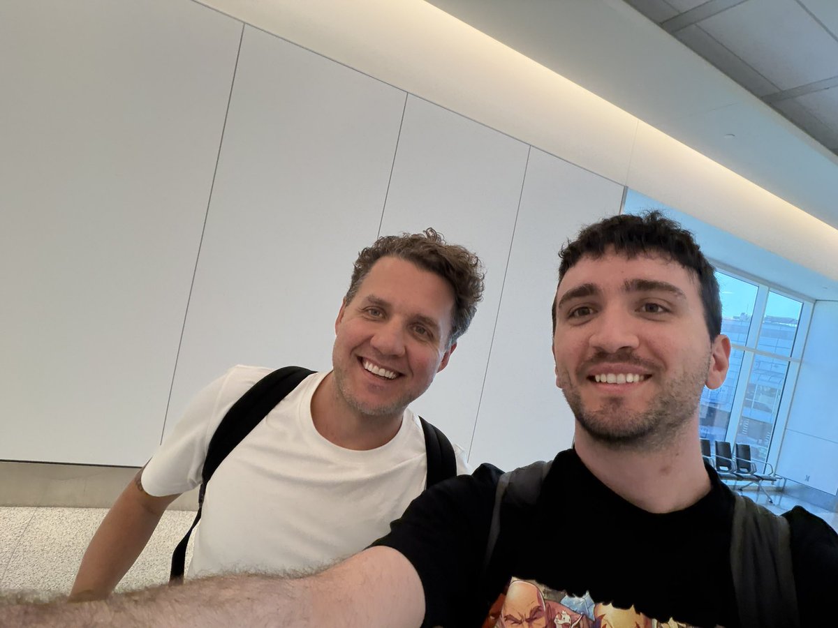 Flappy_FGC's tweet photo. Said what’s up to @Markmanson earlier.

There’s a huge crossover between fighting games, personal development, and performance psychology. Any FG players studying this stuff too? https://t.co/4EpA5BbTck