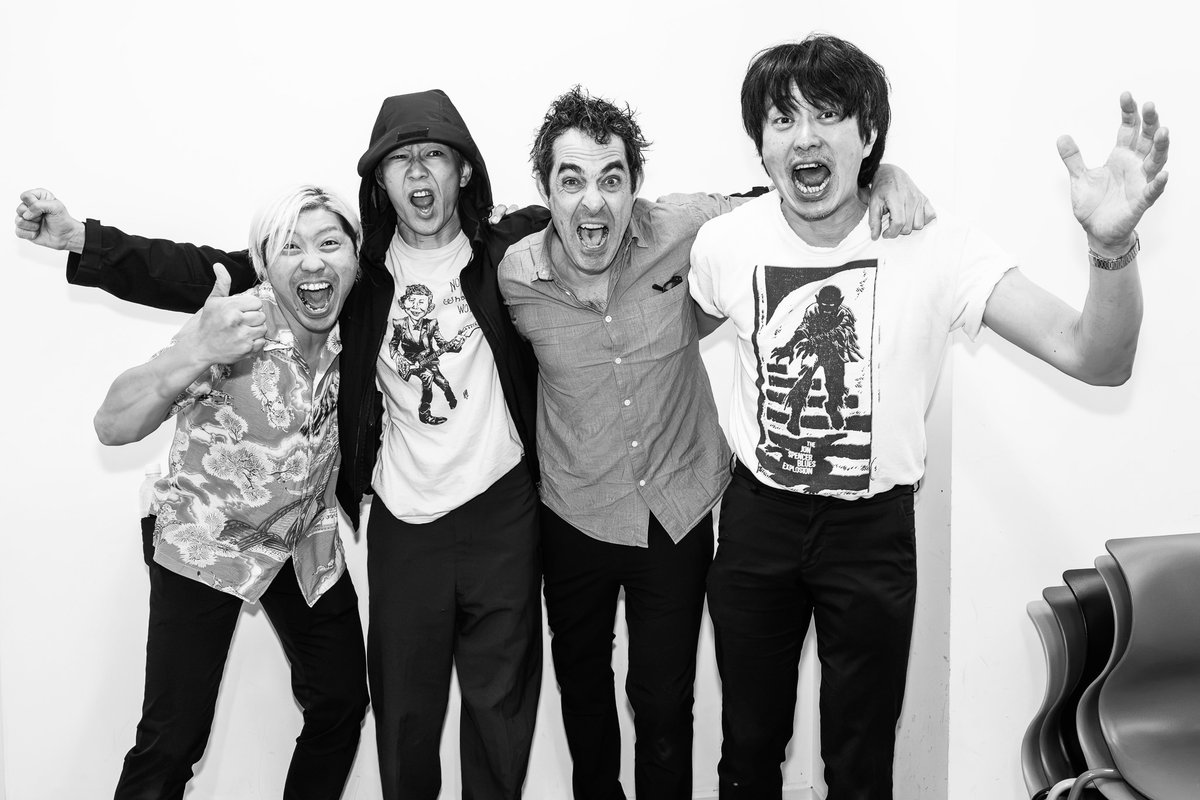 osamakyoudai's tweet photo. 【⚡️THANK YOU JON  SPENCER！⚡️】
レジェンド！ #ジョンスペンサー の名古屋公演は無事に終了！超激アツのスペシャルな公演となりました！本日は #渋谷クアトロ でロケンロー！全てのロックファンは全員集合！(Photo by Yamanaka Yoshimasa)#JonSpencer #summersonic #キングブラザーズ #KingBrothers https://t.co/B5voapwlVW
