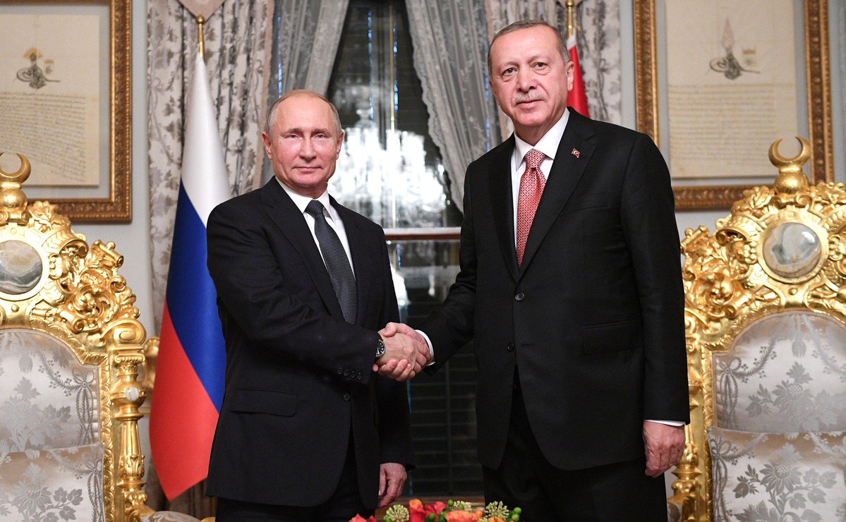 clashreport's tweet photo. Russia warned that Türkiye's planned transfer of US-origin weapons to Ukraine would cause "serious damage" to Moscow's relations with both Ankara and Washington.

The package includes 12 M270 MLRS launchers, 70 ATACMS missiles, and thousands of cluster munition rounds — containing over 10 million submunitions — from Türkiye's Cold War-era stockpiles worth roughly $260 million.

The US State Department is prepared to approve the deal. 

Russia has requested explanations from both capitals, saying supplying weapons while claiming a mediator role "inevitably undermines mutual trust."