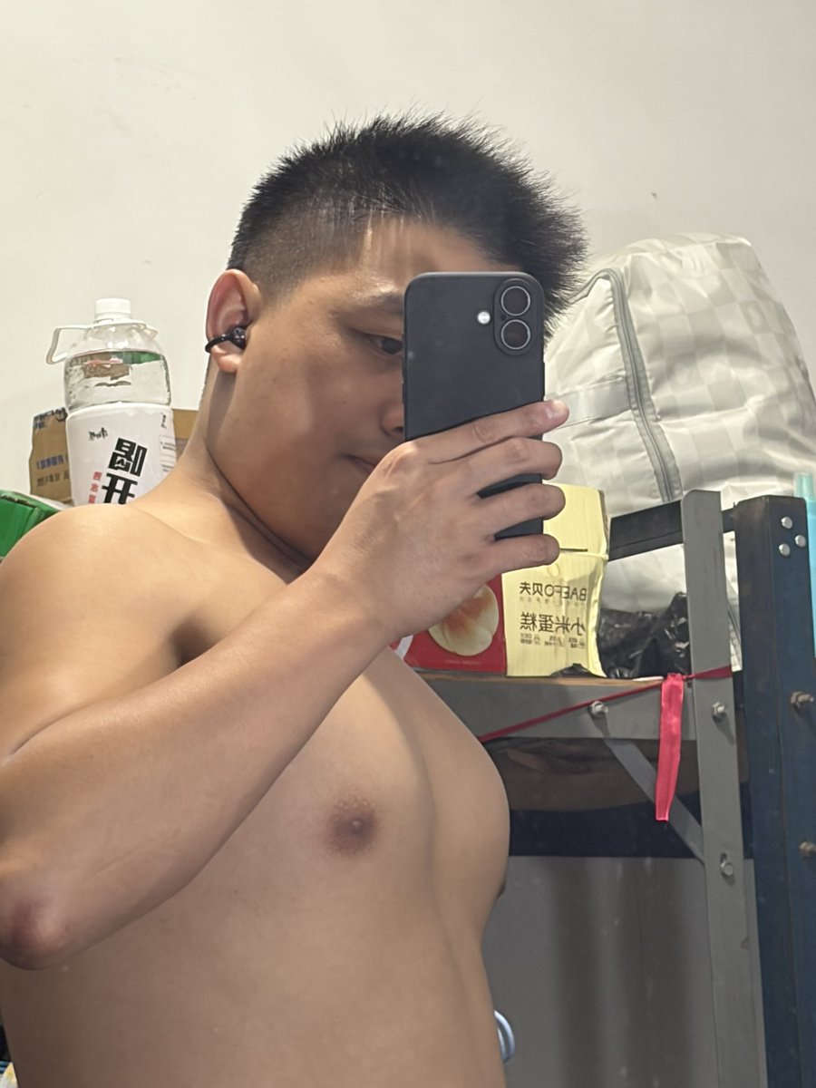 JerryXiao26's tweet photo. 睡觉噜 https://t.co/xZuMagf7hU