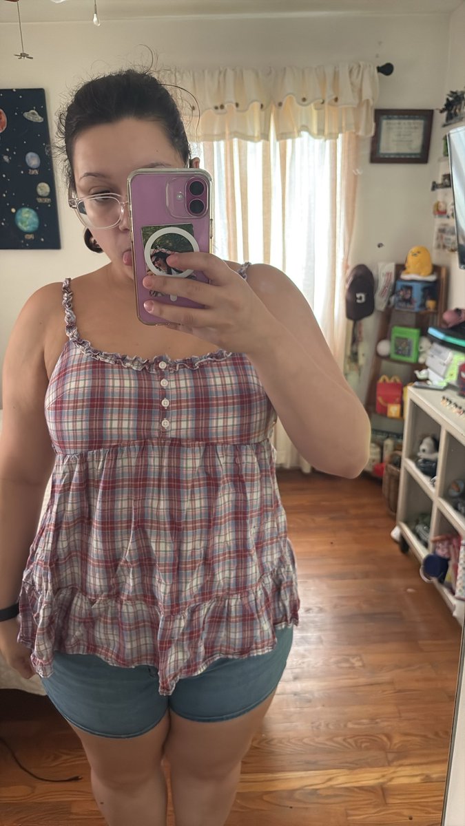 CUBARSIISM's tweet photo. ootd https://t.co/95Qc5pWpB7