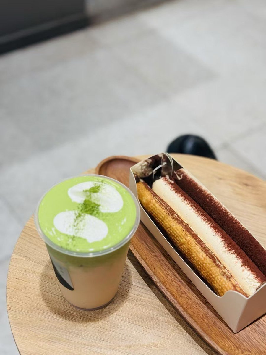 JKP2016's tweet photo. [Just had the perfect late-night matcha latte with a buttery scone—this cozy vibe is unbeatable after a long workday ]， https://t.co/Qn25JSLSl0